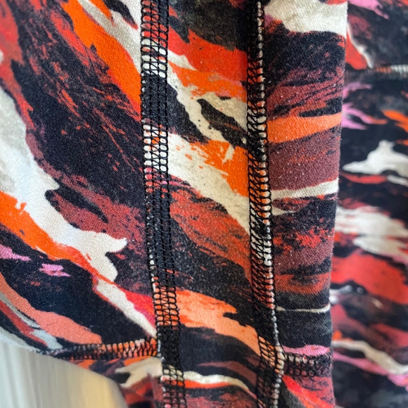 Lululemon Lunar New Year Align High-Rise 25" Tiger Tide Smoky Red Multi 6 2021 - Picture 6 of 12